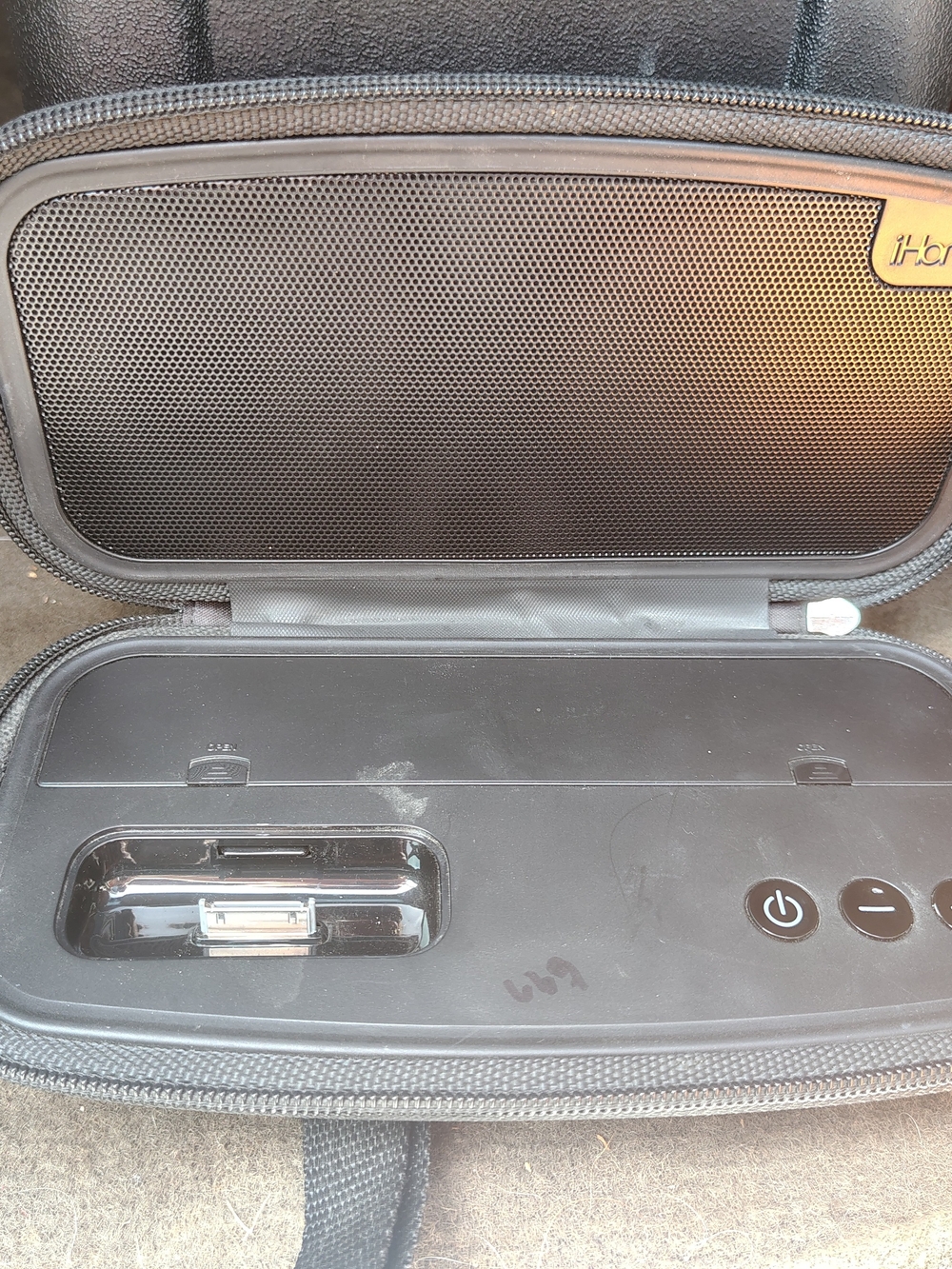 Portable Black iHome Speaker Dock Case